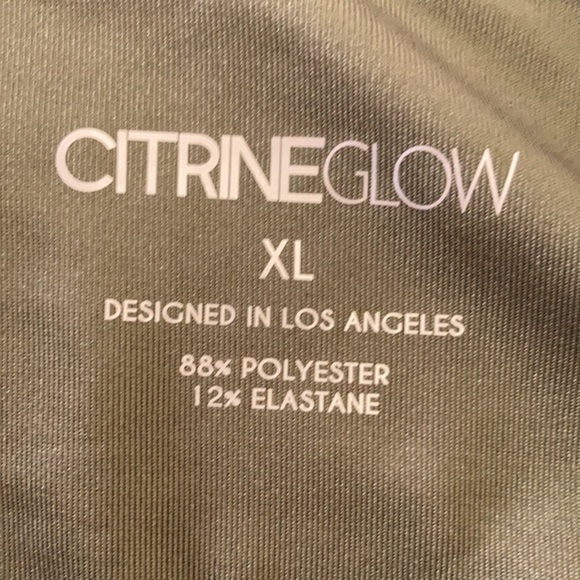 Olive green Asymmetrical sports bra XL NWT - Picture 6 of 7